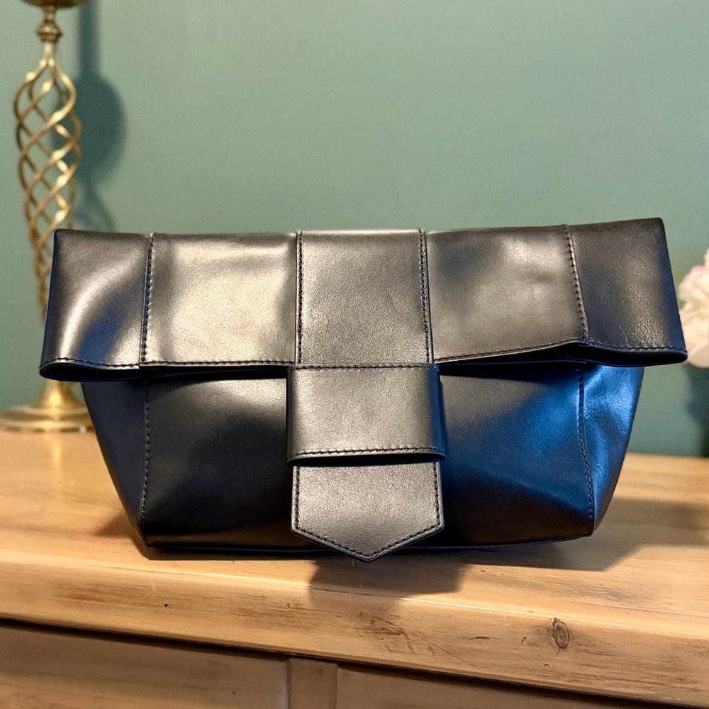 Banana Republic Factory Oversized Genuine Leather Clutch in Black